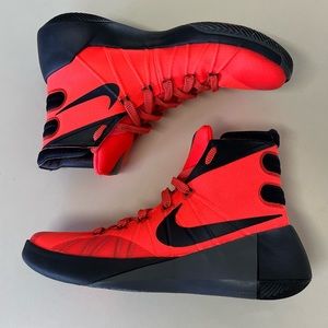 Nike Hyperdunk 2015 Men’s basketball shoes Bright Crimson.  Mens size 8